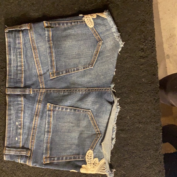 Girls shorts - Picture 2 of 3